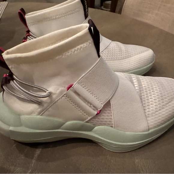 SOREL - Explorer Defy Mid NWT 8 New in Box! Sea Salt/Sea Sprite - Picture 13 of 16